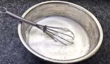 Make Cracker leather and fresh milk step 1