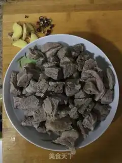 Make Curry beef potatoes step 1