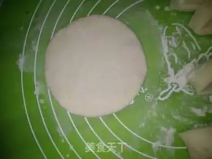 Make Sesame Sugar Triangle step 3