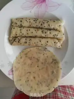 Make Straw turtle egg rolls step 4