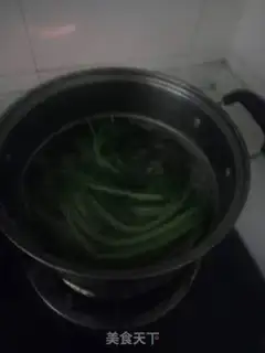 Make Garlic pork buns step 5