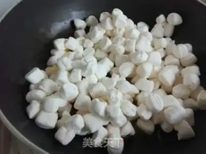 Make Cow Rolling Sugar step 12