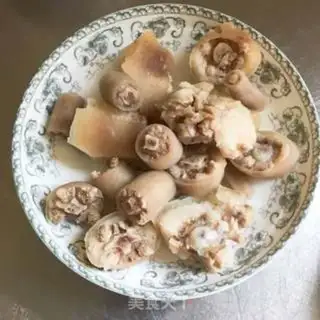 Make Pigtails burn peanut rice step 4