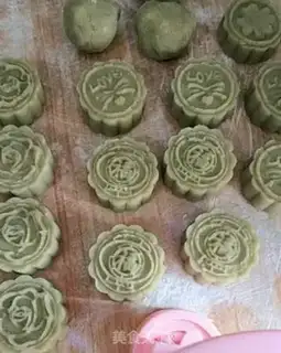 Make Green bean cake step 6
