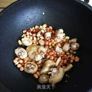 Make Pigtails burn peanut rice step 7