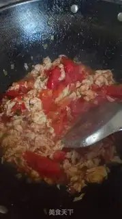 Make Tomato fried eggs step 5