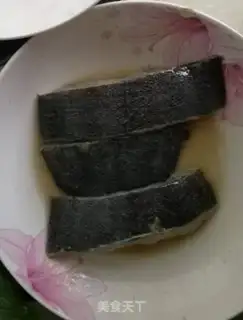 Make Fried halibut step 1