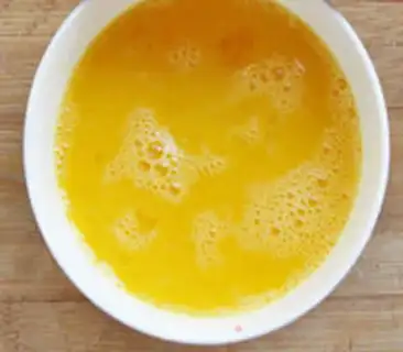 Make Northeast egg sauce step 1