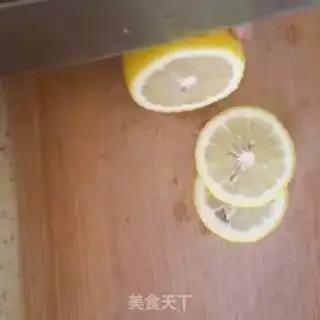 Make Iced lemonade step 1
