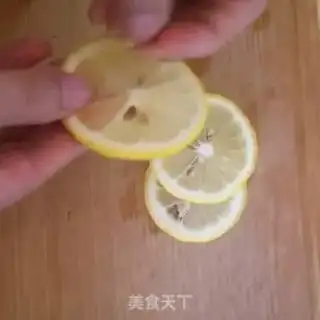 Make Iced lemonade step 2