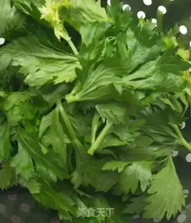 Make Celery leaves and wood step 0