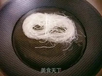 Make A fan of greasy oil step 2