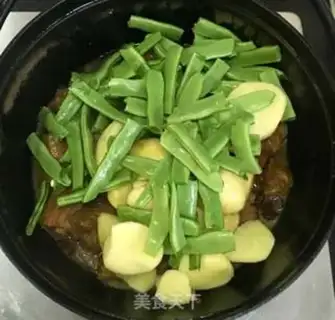 Make Chestbone and potatoes and beans step 7