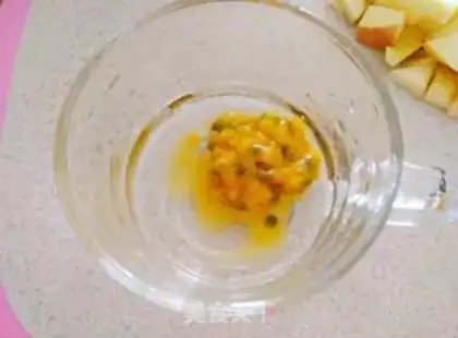 Make Bronco fruit honey lemonade step 5