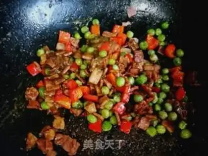 Make Curry pineapple fried rice step 9
