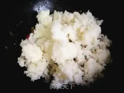 Make Curry pineapple fried rice step 10