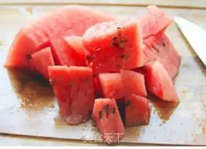 Make Watermelon juice step 1