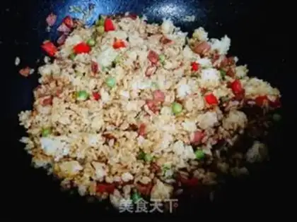 Make Curry pineapple fried rice step 11