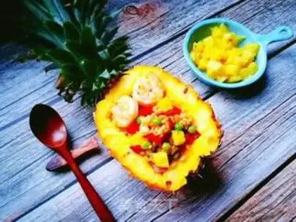 Make Curry pineapple fried rice step 14