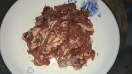 Make The brand of beef curry step 0
