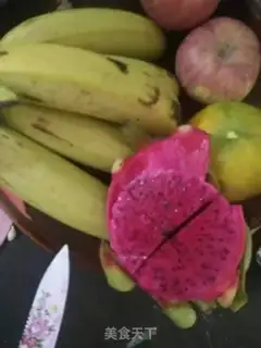 Make Banana dragon milkshake step 0