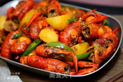 Make The crawfish burns potatoes step 17