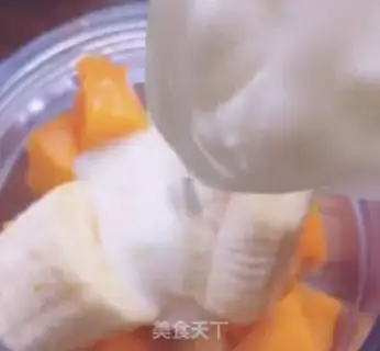 Make Banana mango milkshake step 3