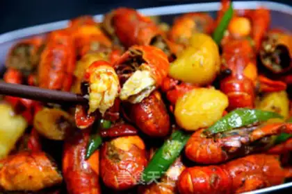 Make The crawfish burns potatoes step 19
