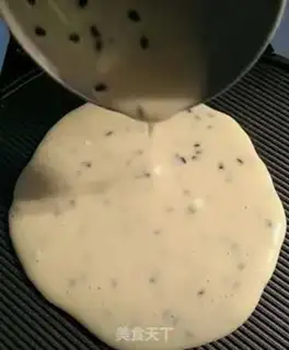 Make Black sesame egg rolls step 5