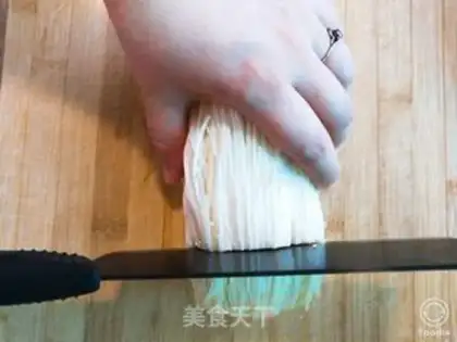 Make Spills of pepper spray step 1
