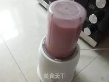 Make Summer strawberry shakes step 4