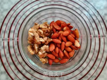 Make Homemade daily nuts step 3