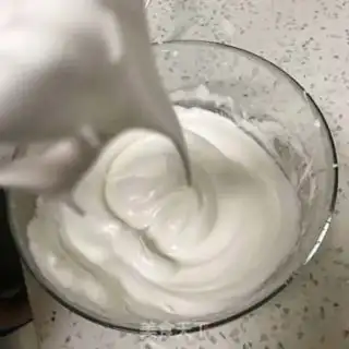 Make Mango cake rolls step 1