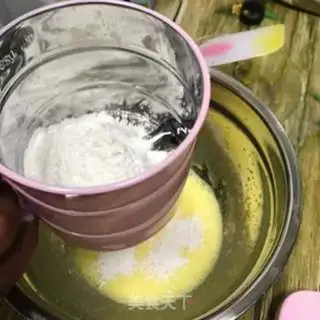 Make Mango cake rolls step 3