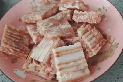 Make Onion fried bacon step 0