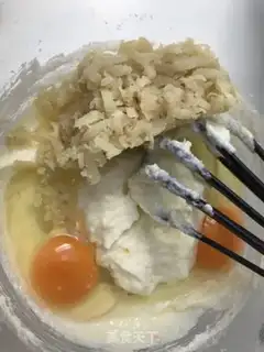 Make Apricot apple pie step 5