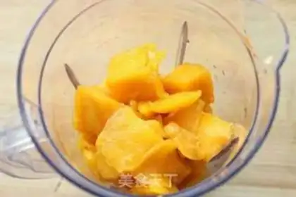 Make Coconut mango rice step 1