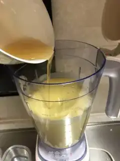 Make Coconut mango box mousse step 9