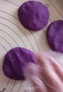 Make Milk sesame potatoes step 5
