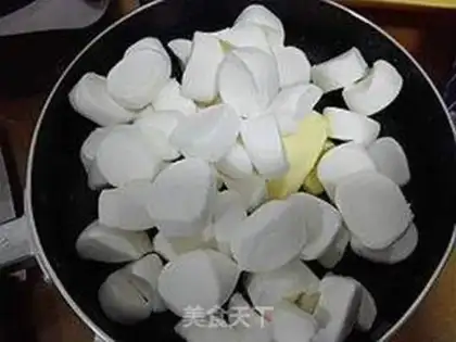 Make Cow-rolled sugar cookies step 1