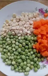Make Sunflower eggs for dinner step 0