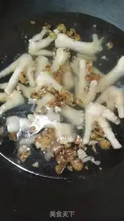 Make Cold chicken claws step 1