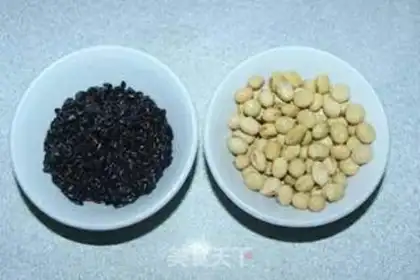 Make Black bean milk step 1