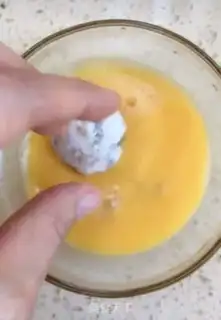 Make Gold rice shrimp ball step 4
