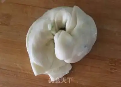 Make A dumpling onion cake step 2