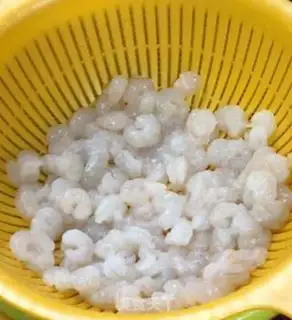 Make Shrimp noodles step 1