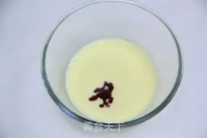Make A fruit cake with a heart step 2