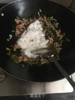 Make Sour sausage fried rice step 4