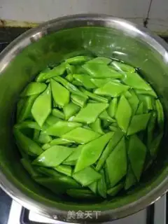 Make Sword bean fried meat step 1