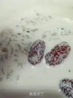 Make Red date milk oatmeal step 3